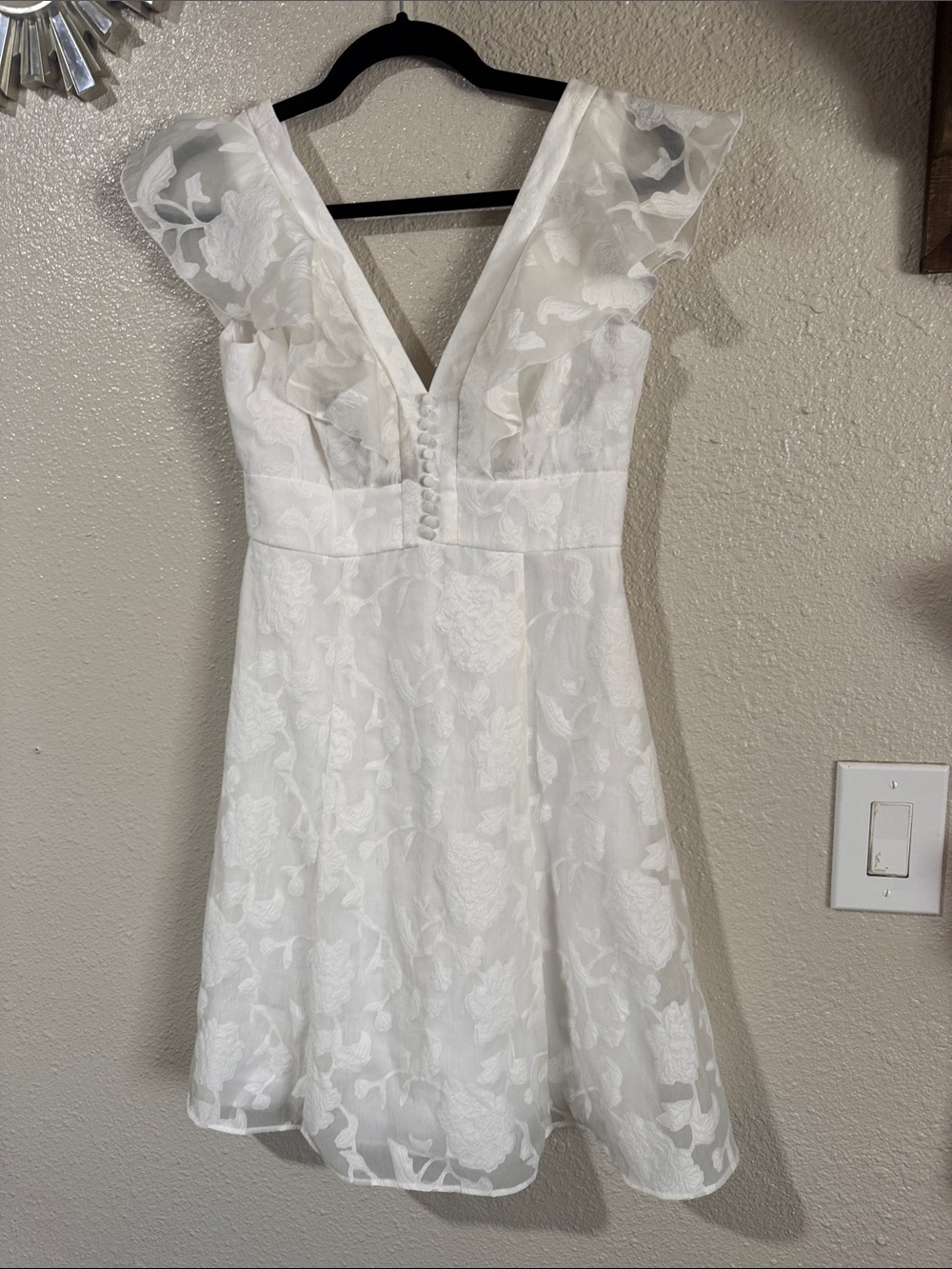 Gal Meets Glam White Floral Lace V-Neck Mini Dress